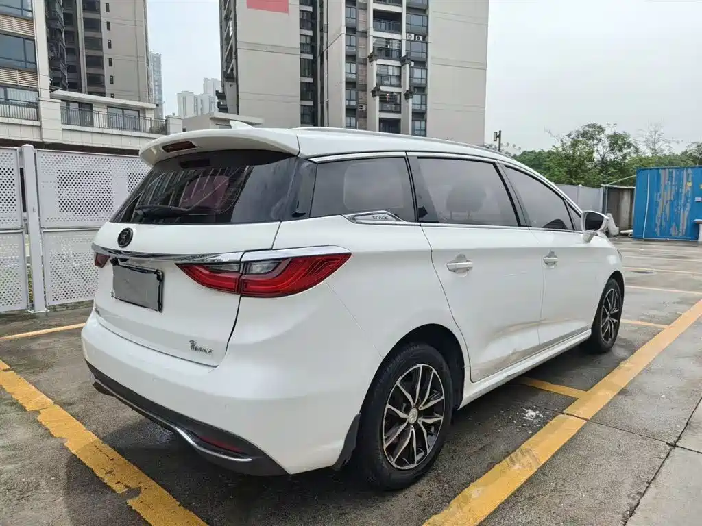 BYD Song MAX 2018 1.5T Auto Smart Connected Premium 7-Seater фото 9