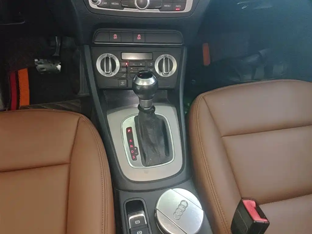 Audi Q3 2015 30 TFSI Progressive фото 14