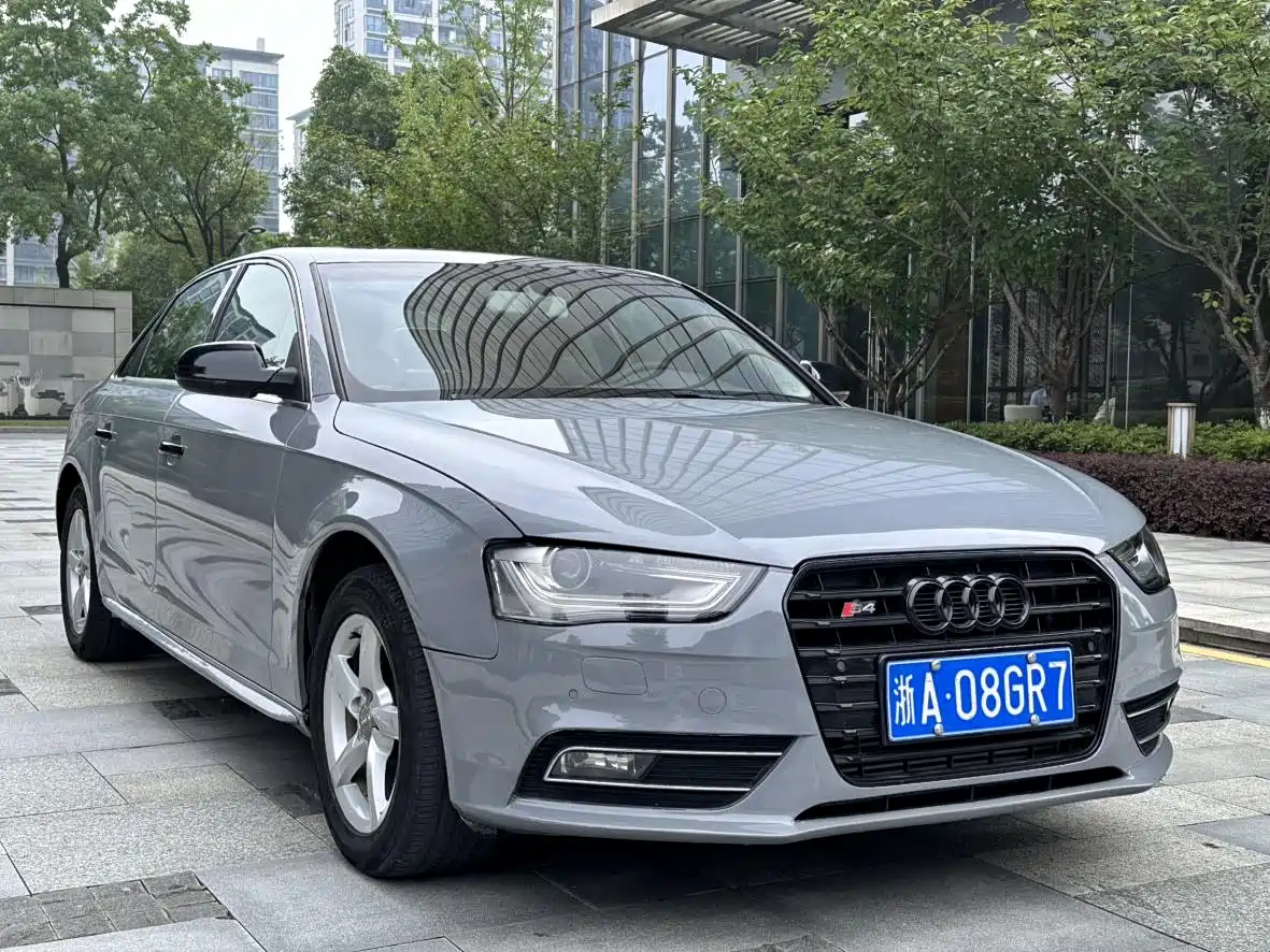 Audi A4L 2013 35 TFSI Automatic Standard фото 3