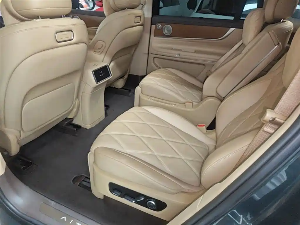 AITO Wenjie AITO M9 2025 Extended Range Max 52kWh 6-Seater фото 17