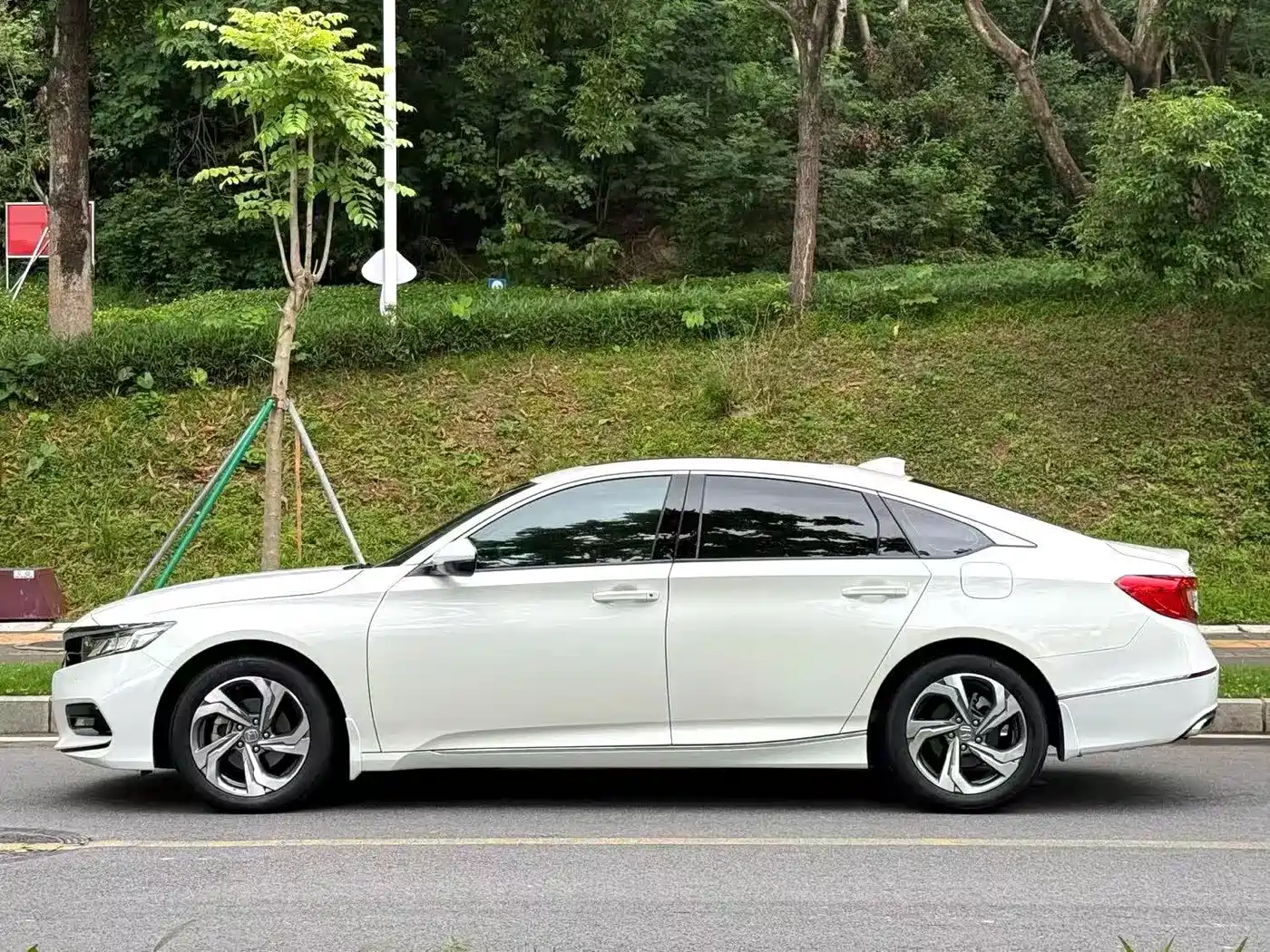 Фото 3 - Honda Accord