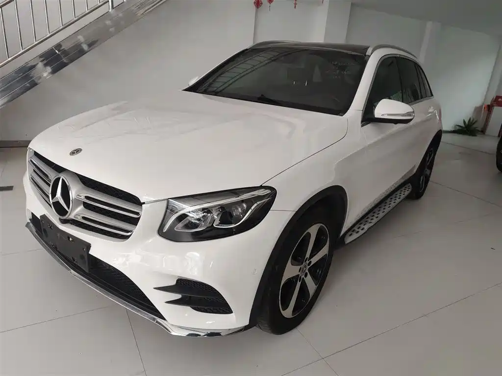 Mercedes-Benz GLC 2018 Facelift GLC 260 4MATIC Luxury фото 2