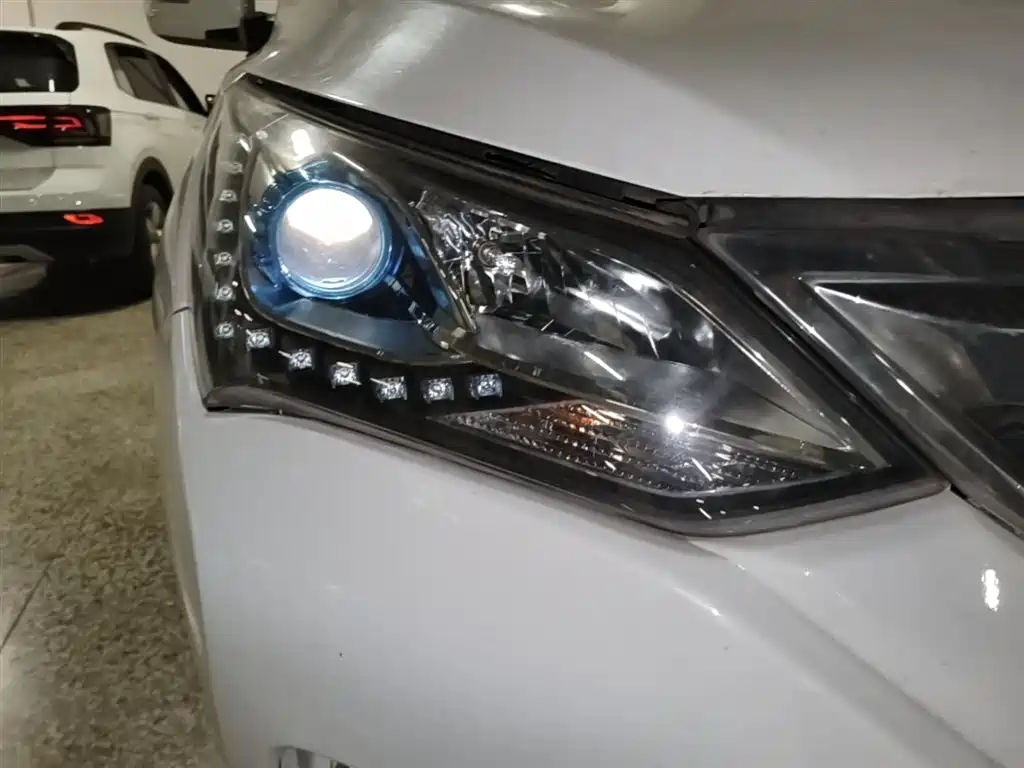 BYD Song 2016 Unrivaled Edition 1.5TID Automatic Leading Edition фото 13