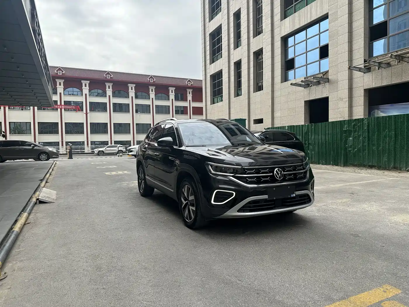 Volkswagen Tayron 2023 280TSI 2WD Luxury Plus Advanced Edition фото 3