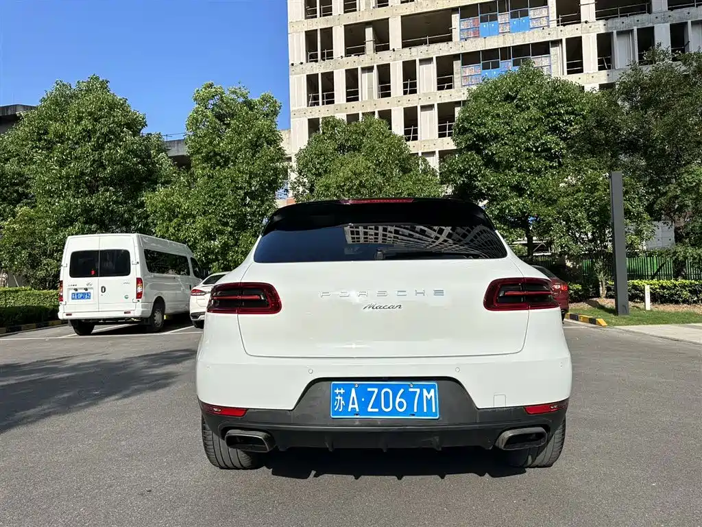 Porsche Macan 2016 Macan 2.0T фото 4