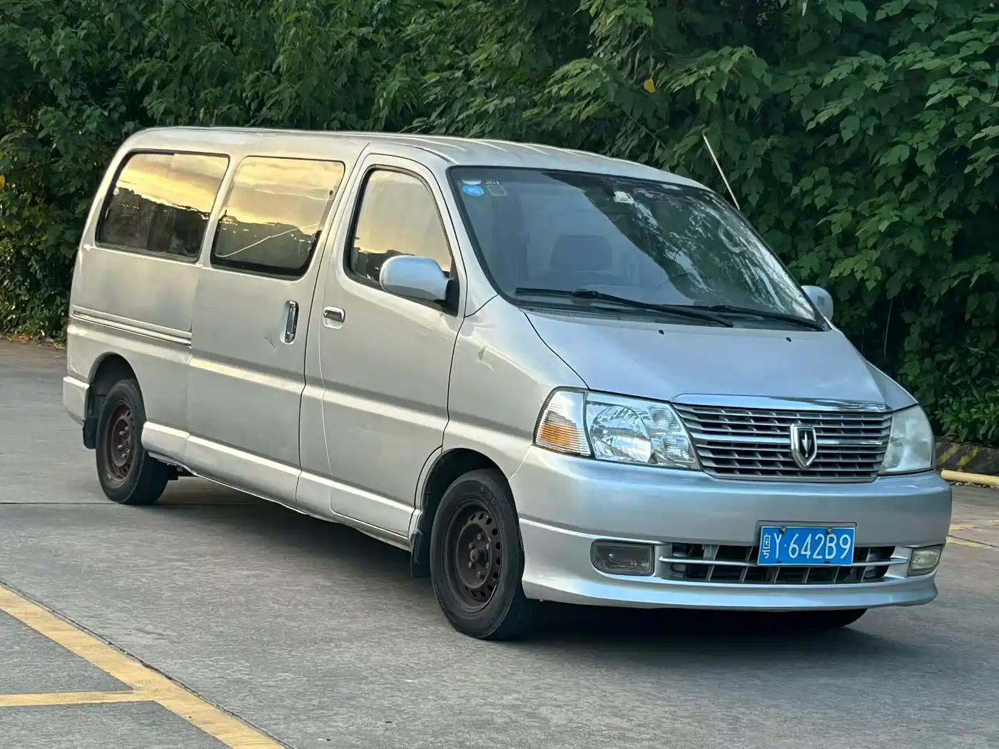 Jinbei Grace 2015 2015 2.0L Classic Basic Short Wheelbase 7-Seater