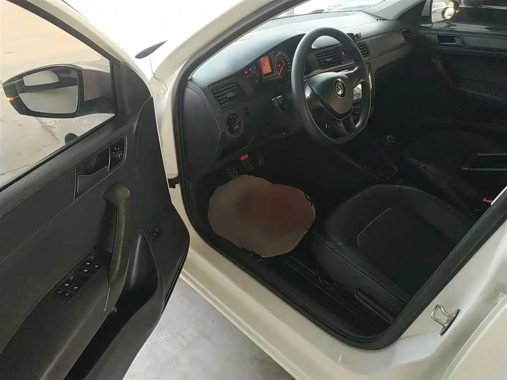 Volkswagen Santana 2016 1.4L Manual Trend Edition фото 16