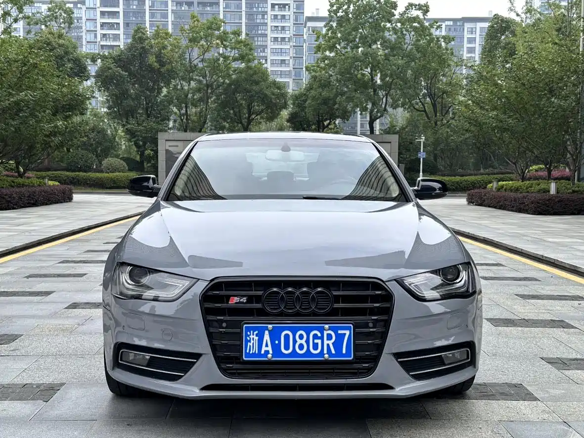Audi A4L 2013 35 TFSI Automatic Standard фото 2