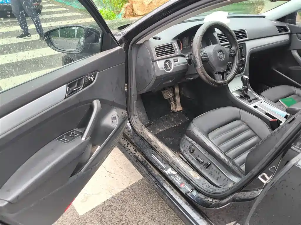 Volkswagen Passat 2014 1.8TSI DSG Executive Edition фото 14