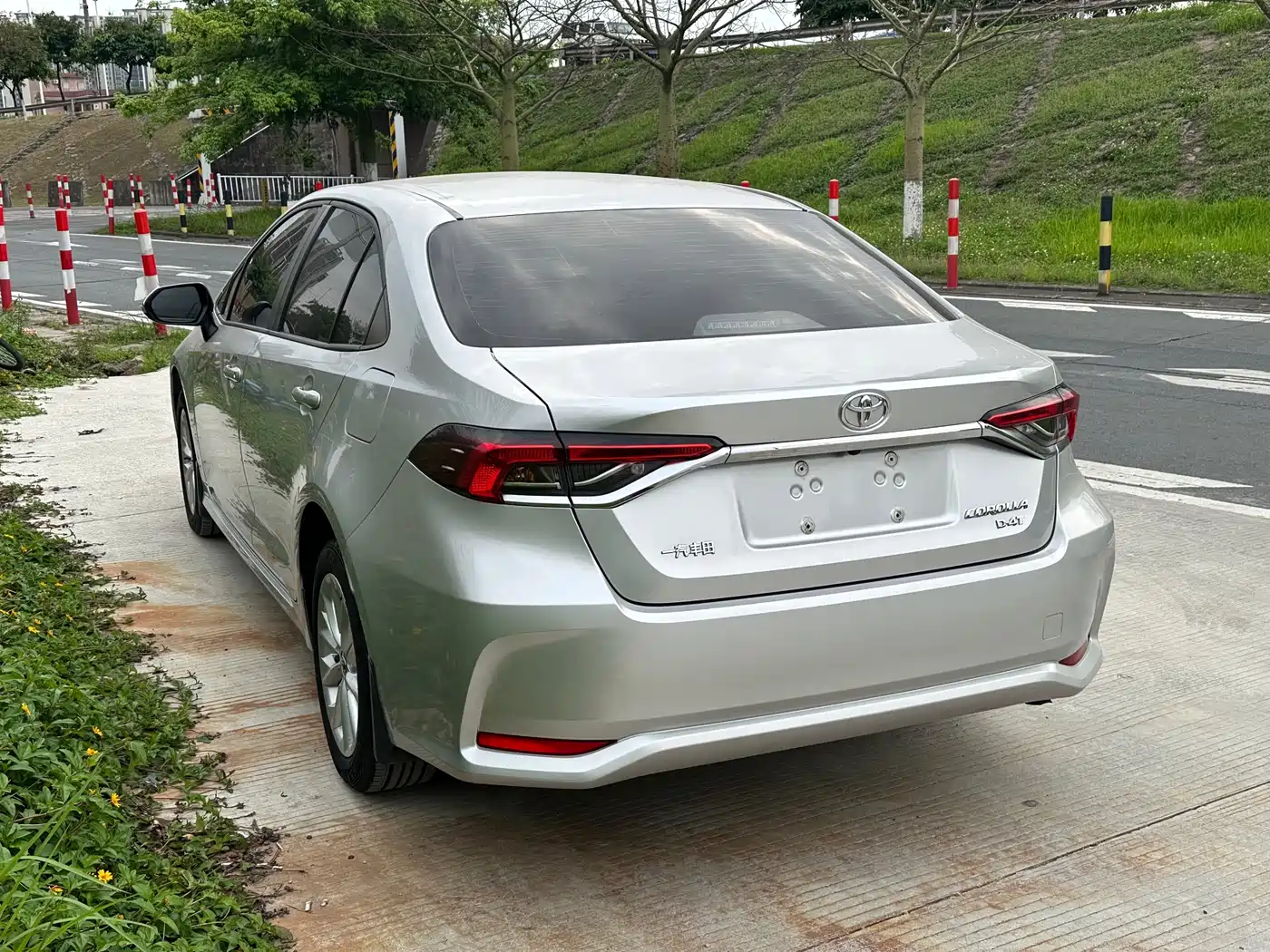 Toyota Corolla 2019 1.2T S-CVT GL-i Luxury Edition фото 5