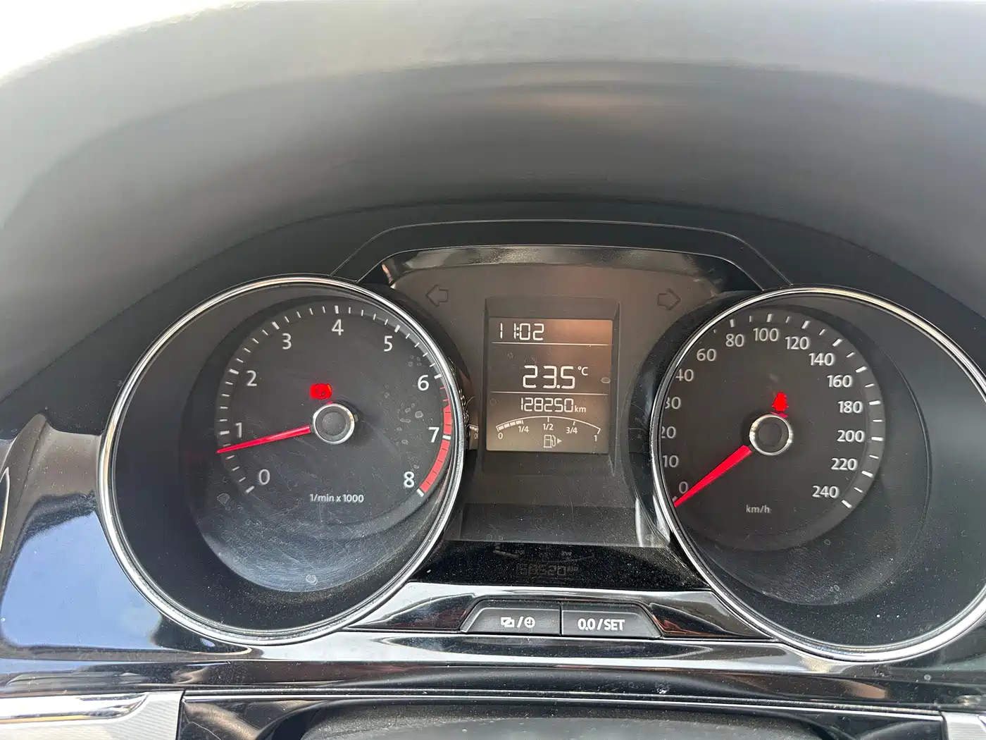 Volkswagen Bora 2013 1.6L Manual Comfort Model фото 17