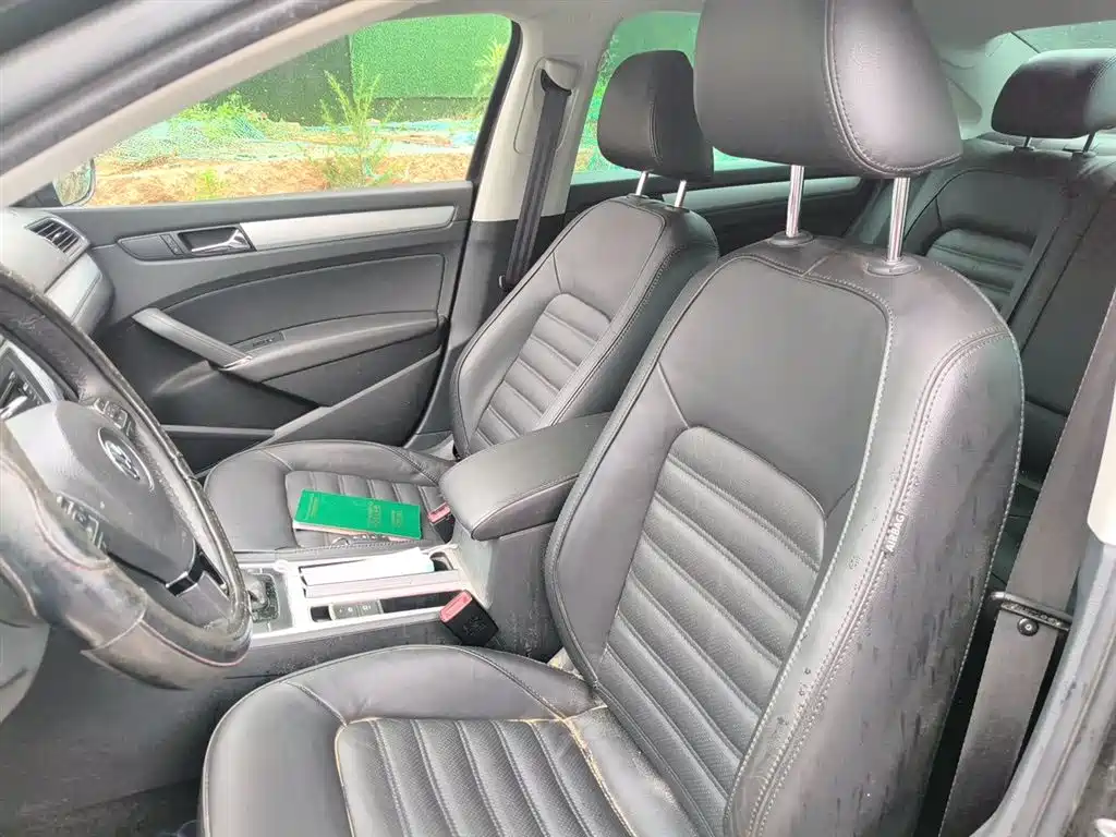 Volkswagen Passat 2014 1.8TSI DSG Executive Edition фото 8