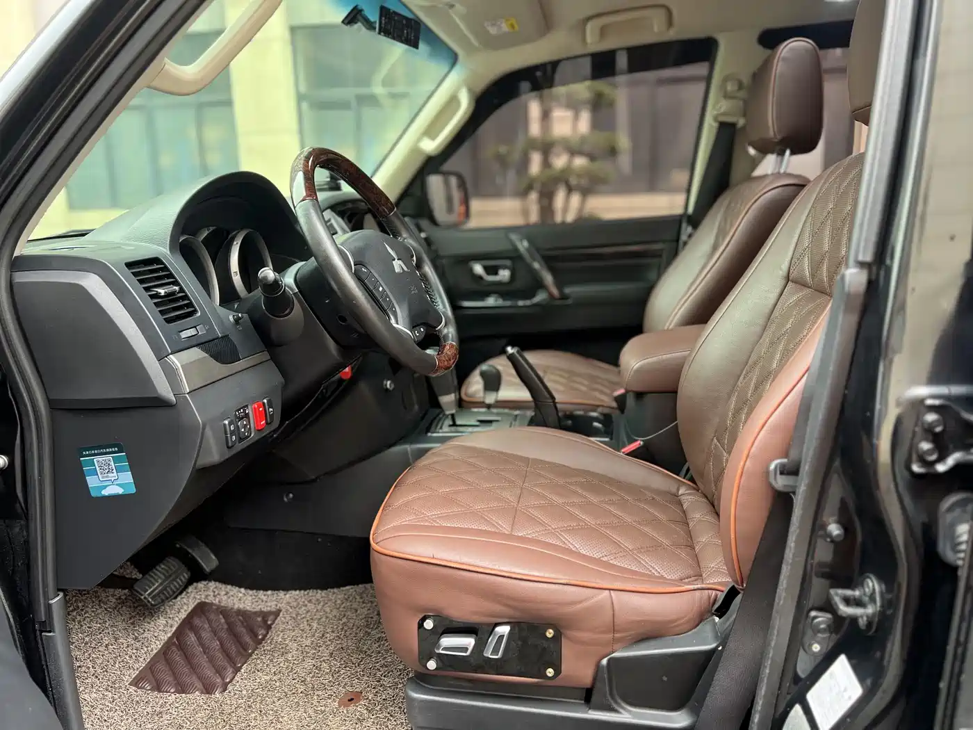 Mitsubishi Pajero (Import) 2019 3.0L Auto Luxury Version фото 6