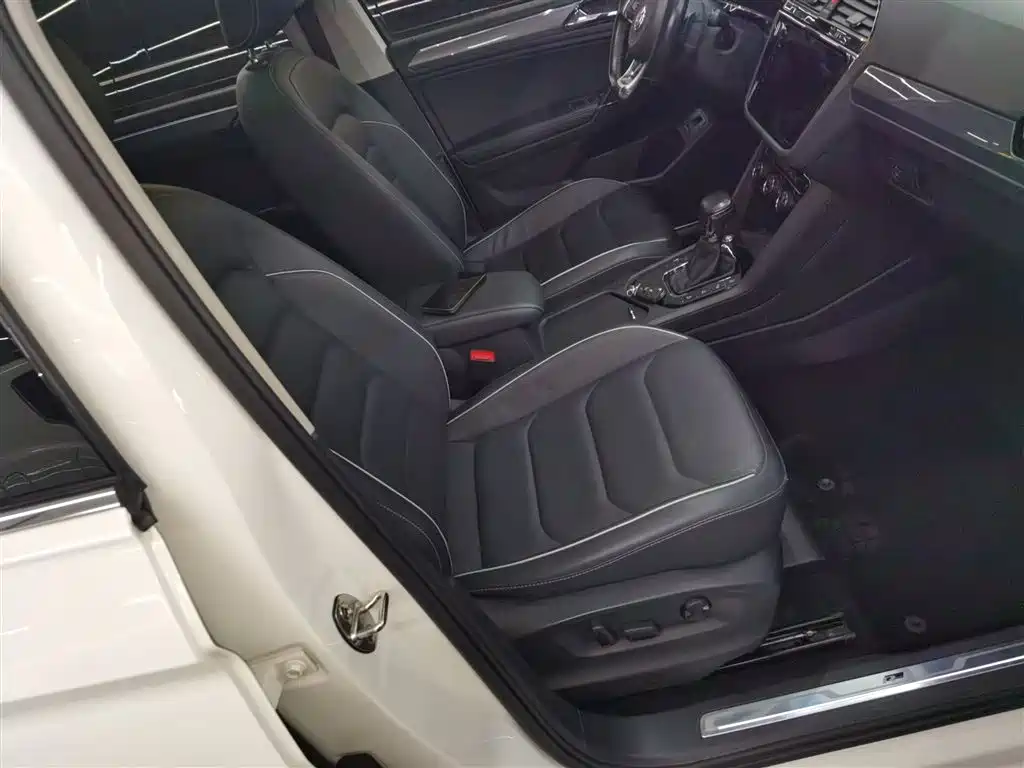 Volkswagen Tiguan L 2019 Facelift 330TSI Auto 2WD R-Line Flagship China VI фото 19