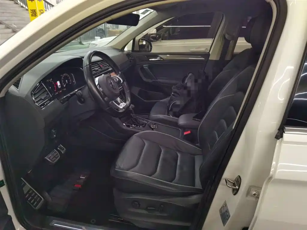 Volkswagen Tiguan L 2019 Facelift 330TSI Auto 2WD R-Line Flagship China VI фото 11