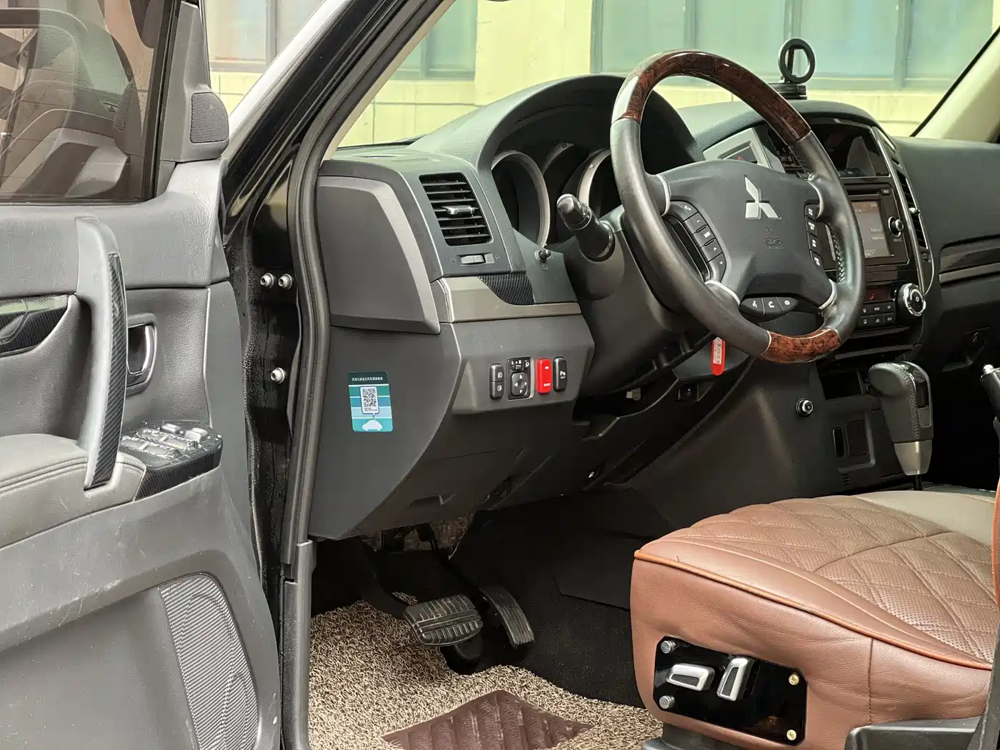 Mitsubishi Pajero (Import) 2019 3.0L Auto Luxury Version фото 4