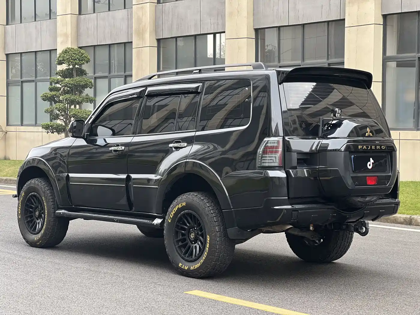 Mitsubishi Pajero (Import) 2019 3.0L Auto Luxury Version фото 18