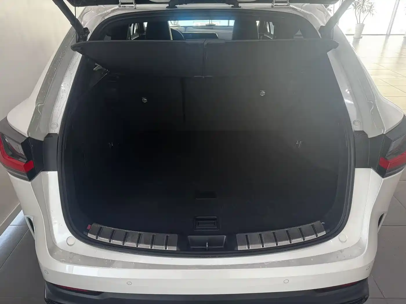 Lexus NX 2022 350h FWD Innovation Edition фото 11