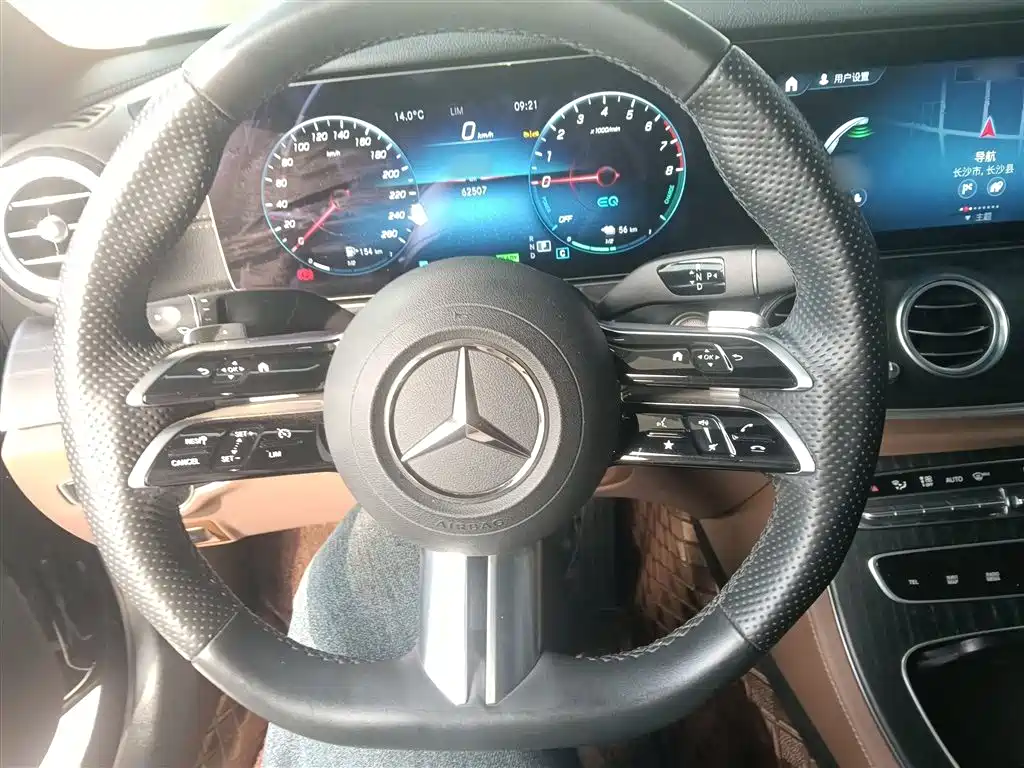 Mercedes-Benz E-Class New Energy 2023 E 350 e L Plug-in Hybrid Sport Sedan фото 7