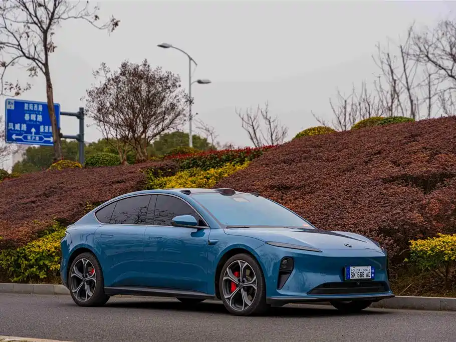NIO NIO ET5