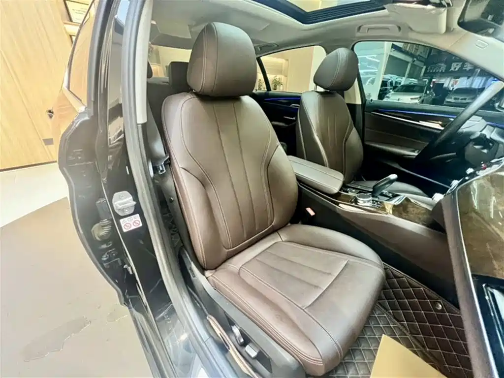 BMW 5 Series 2019 525Li Luxury Package фото 14