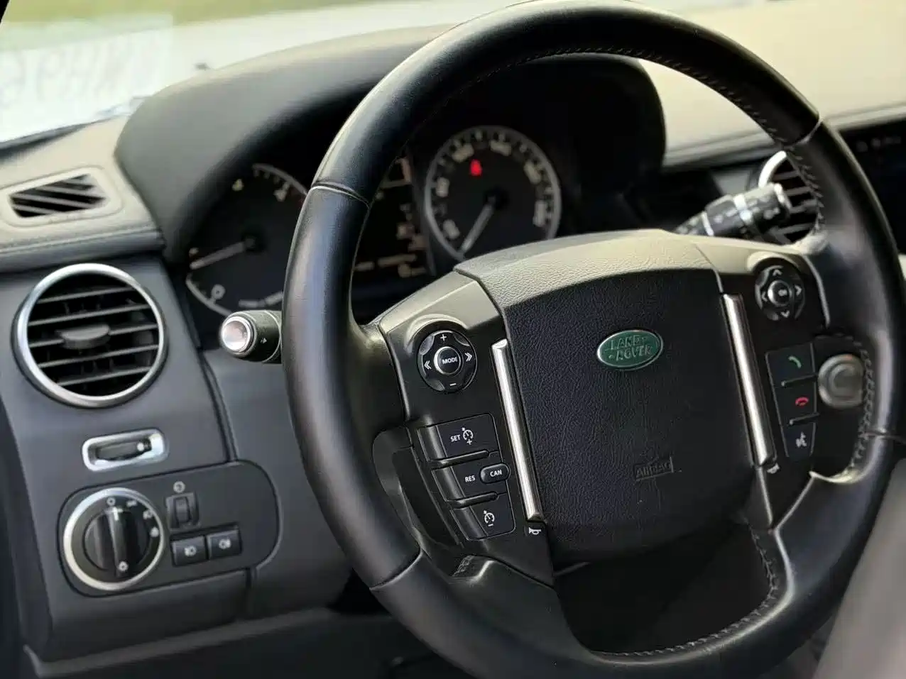 Land Rover Discovery 2012 3.0 SDV6 HSE Diesel фото 9