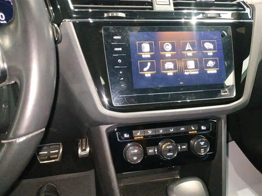 Volkswagen Tiguan L 2021 330TSI Automatic 2WD R-Line Premium фото 13