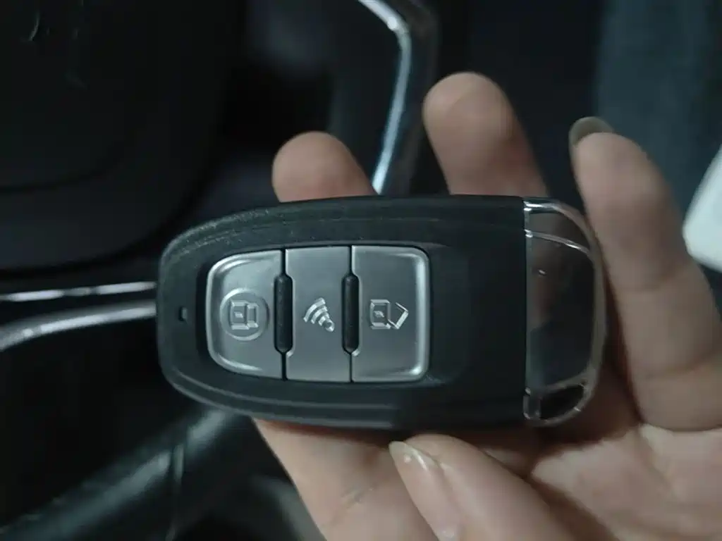 Chevrolet Malibu 2014 2.0L Automatic Luxury фото 9