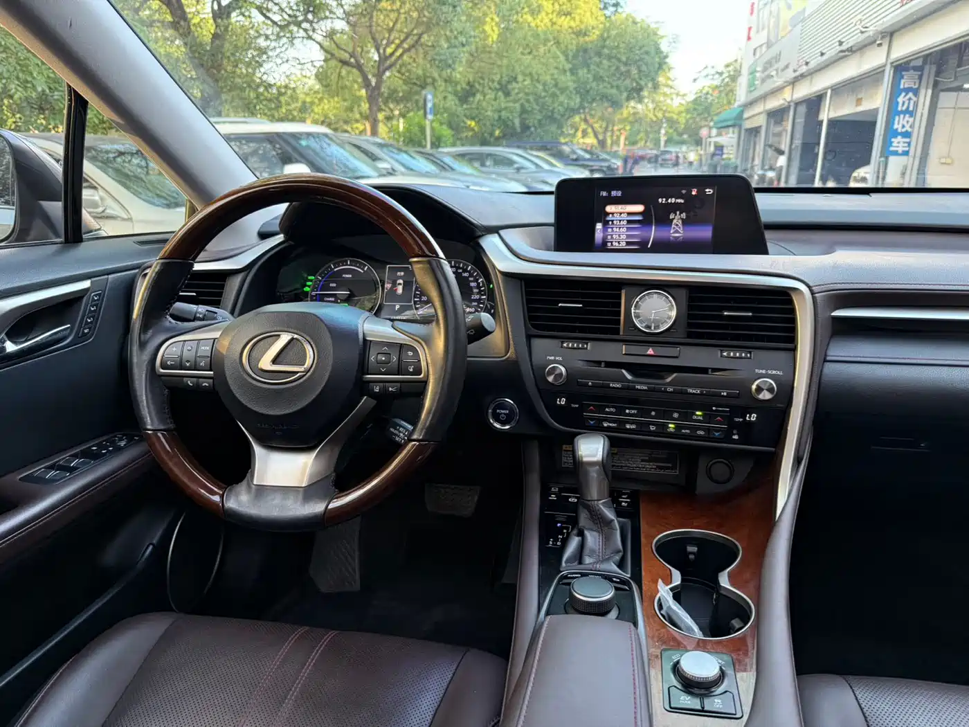 Lexus RX 2016 450h 4WD Luxury Edition фото 14