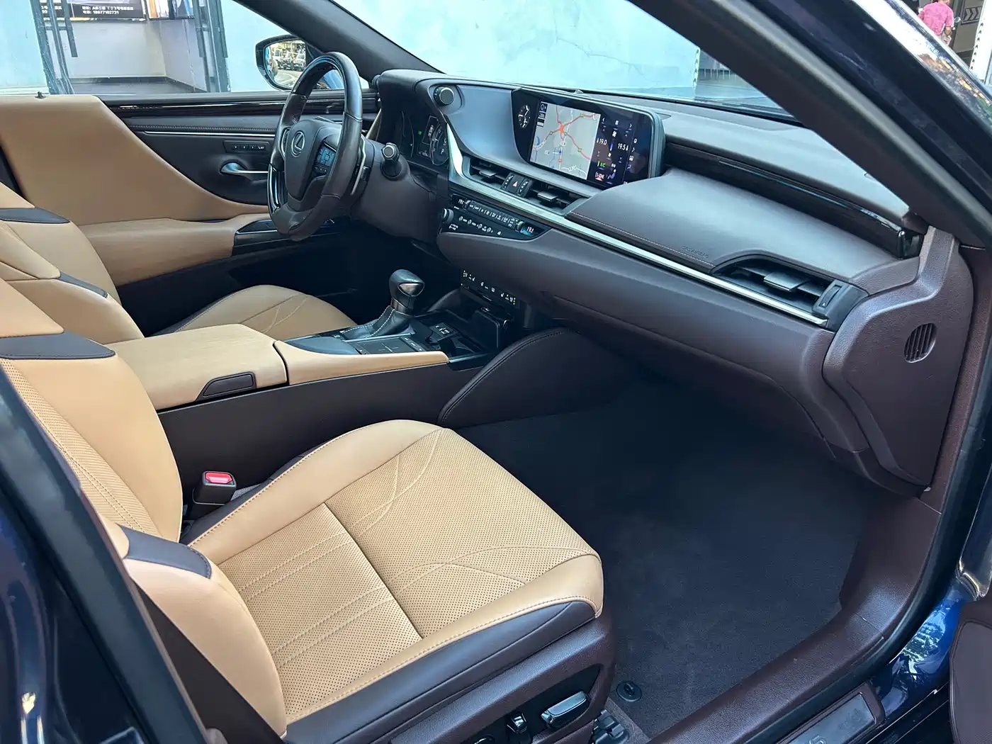 Lexus ES 2018 300h Executive Edition China V фото 10