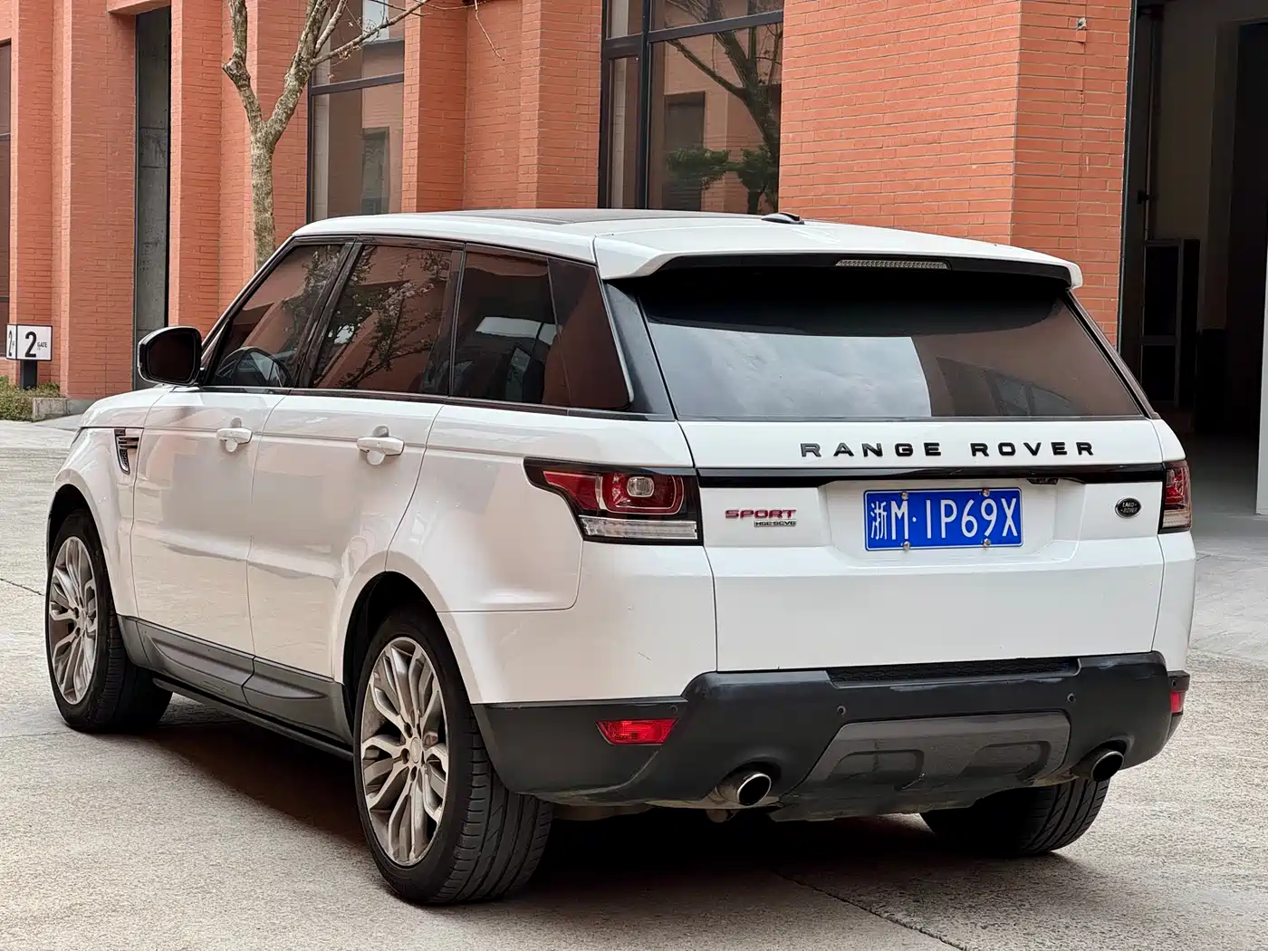 Land Rover Range Rover Sport 2016 Model 3.0 SC V6 HSE DYNAMIC фото 7