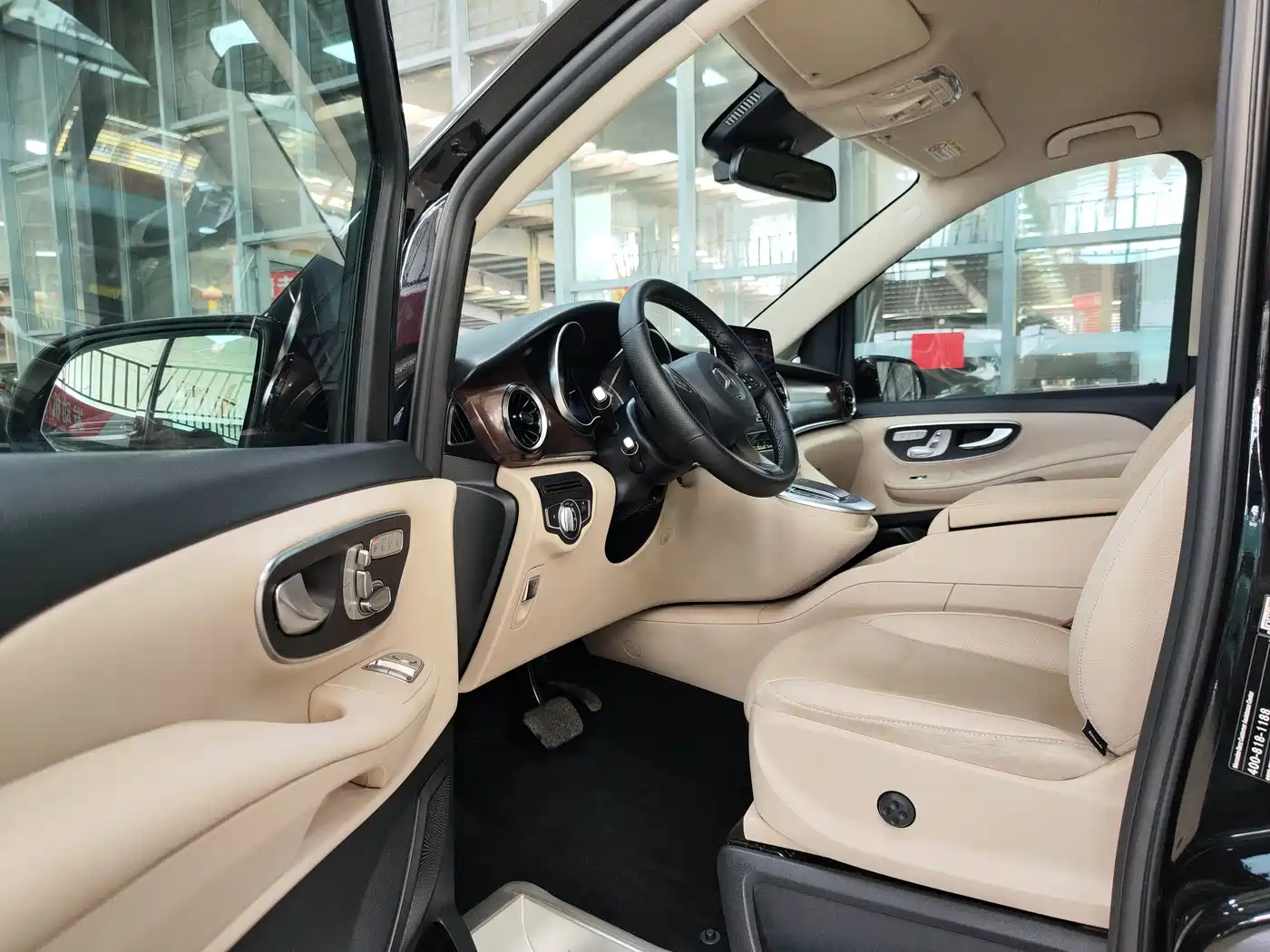 Mercedes-Benz V-Class 2022 V 260 Pilot Edition фото 4