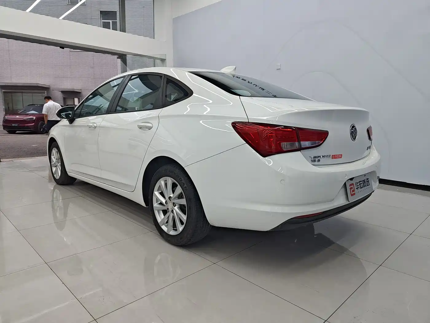 Buick Verano 2019 Sedan 15S Auto Leading фото 3