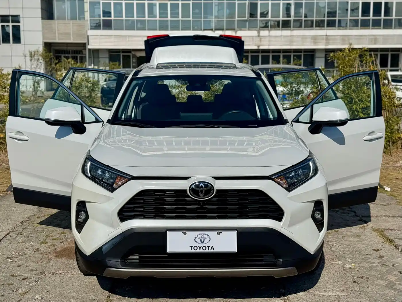 Toyota RAV4 Rongfang 2024 2.0L CVT FWD Style Edition фото 16