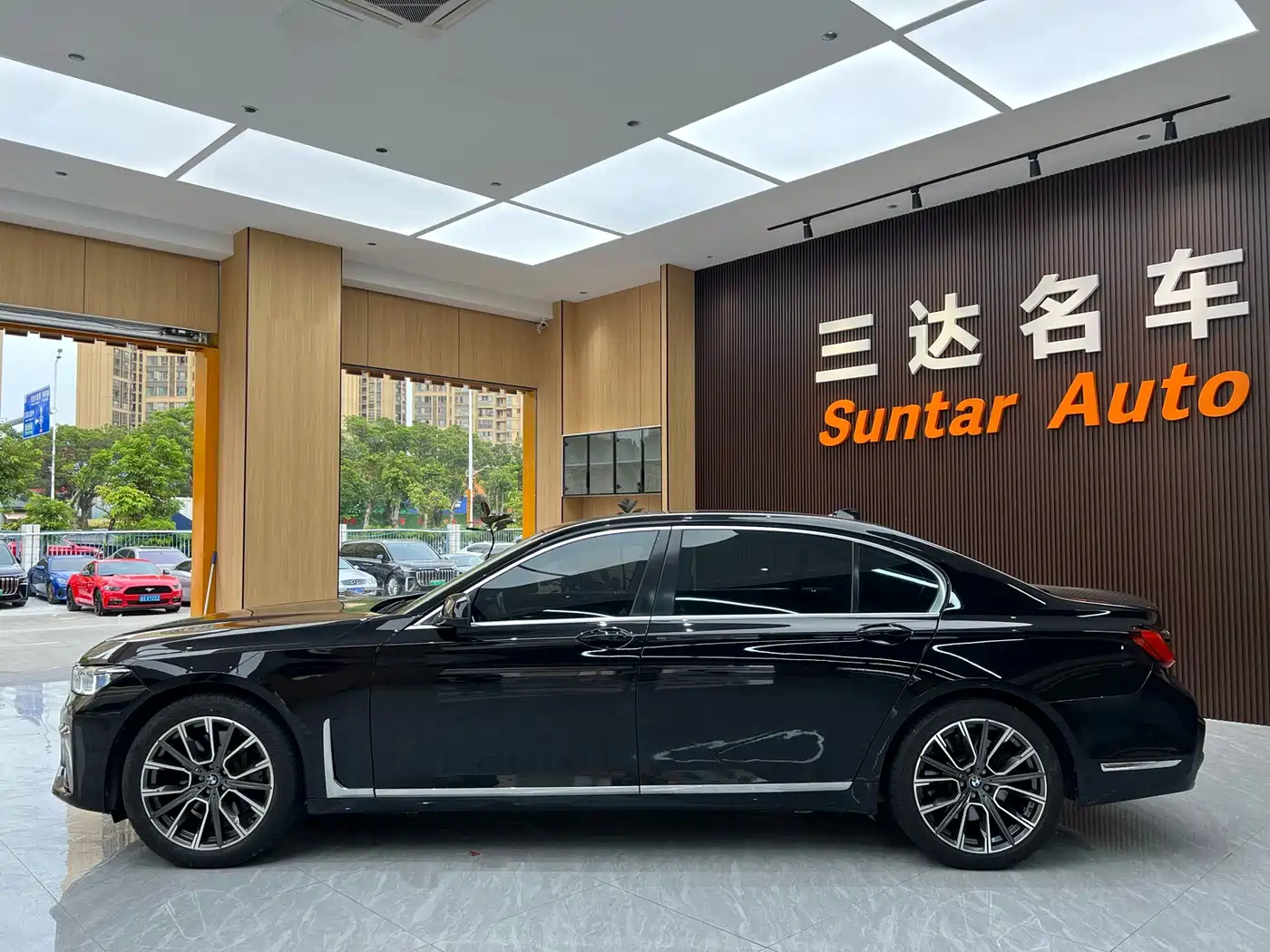 BMW 7 Series 2011 750Li xDrive фото 12