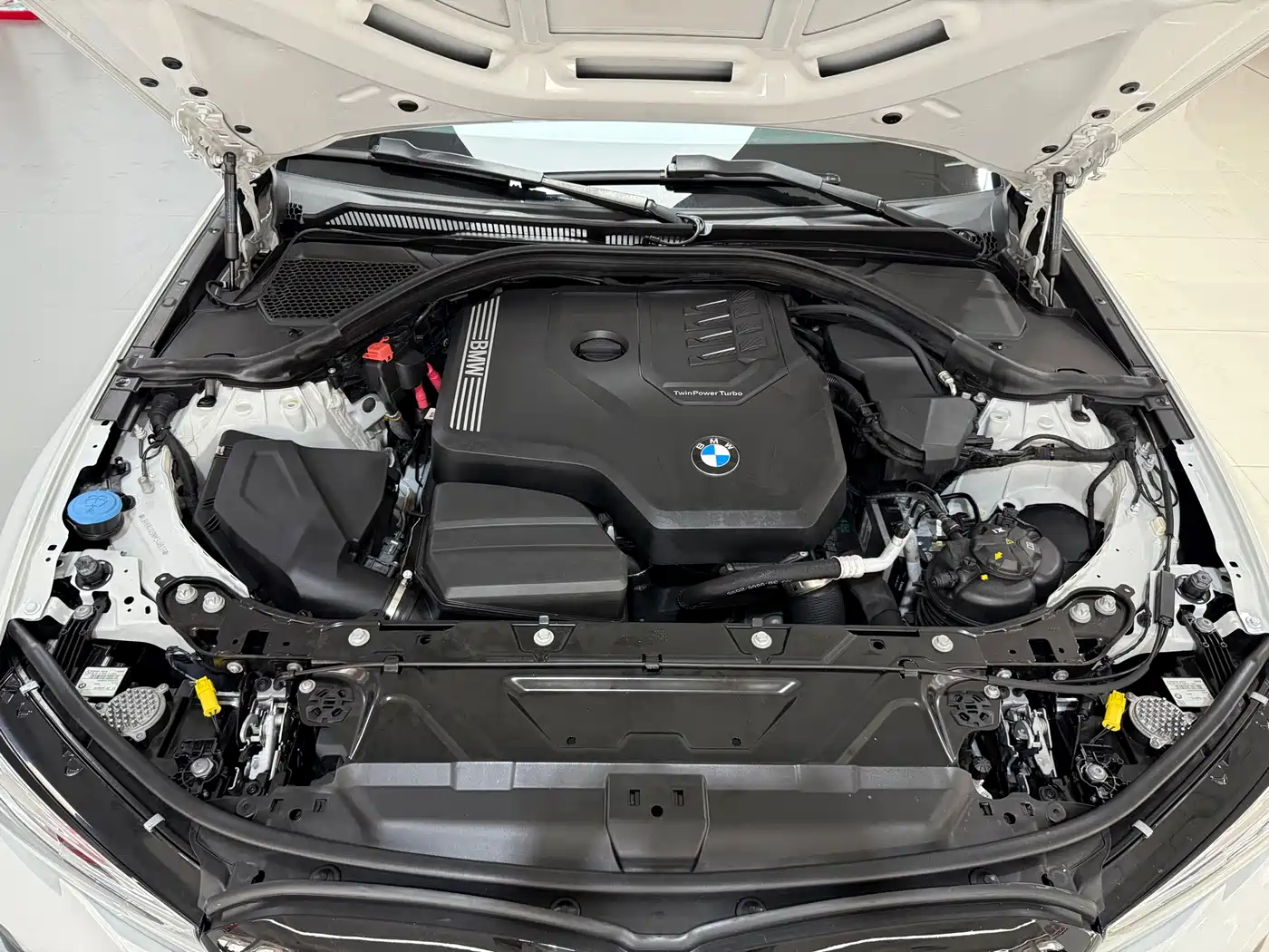 BMW 3 Series 2022 325Li M Sport Shadow Edition фото 16