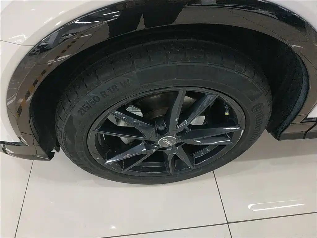 Audi Q2L 2018 35 TFSI Launch Exclusive Edition China VI фото 23