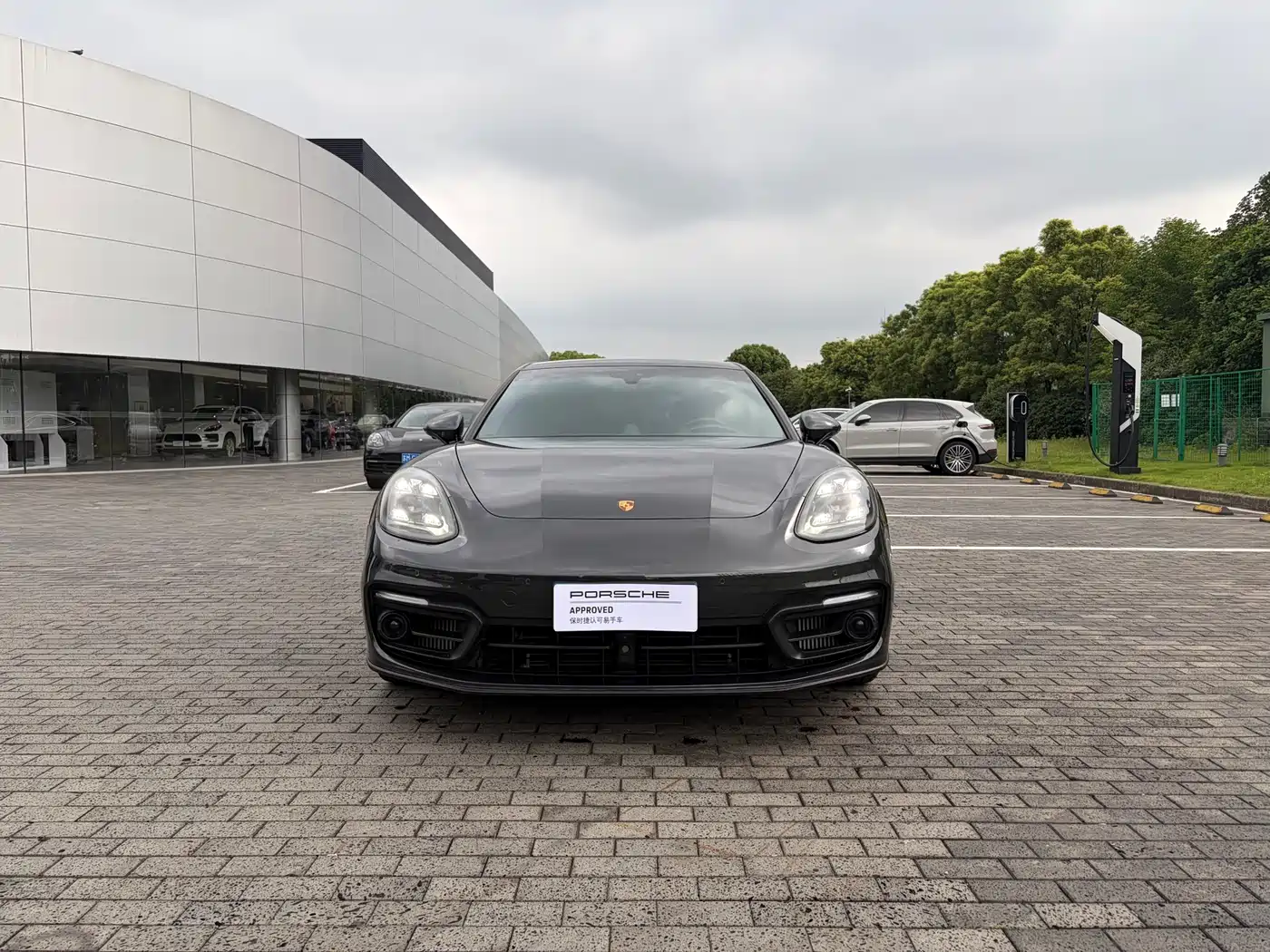 Porsche Panamera 2023 Panamera 2.9T Platinum Edition фото 2