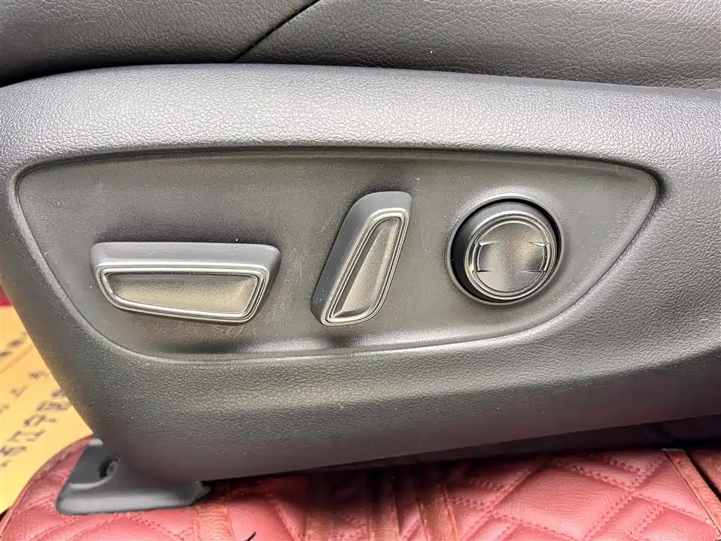 Toyota Wildlander 2022 Hybrid 2.5L E-CVT FWD Luxury PLUS Edition фото 19