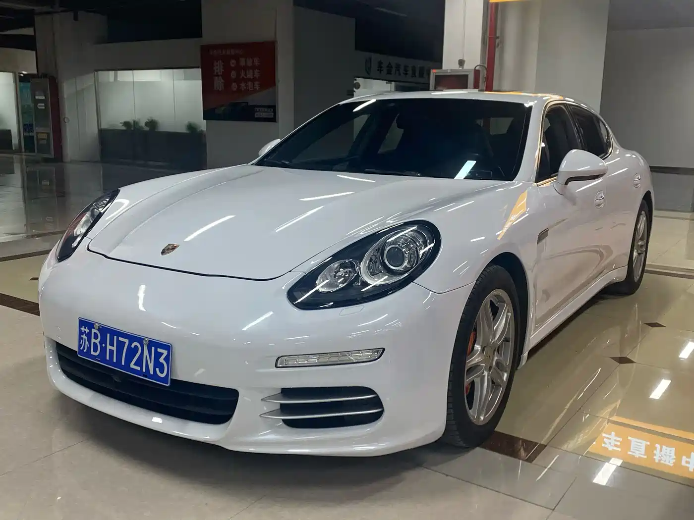 Porsche Panamera 2014 Panamera 4 3.0T фото 2