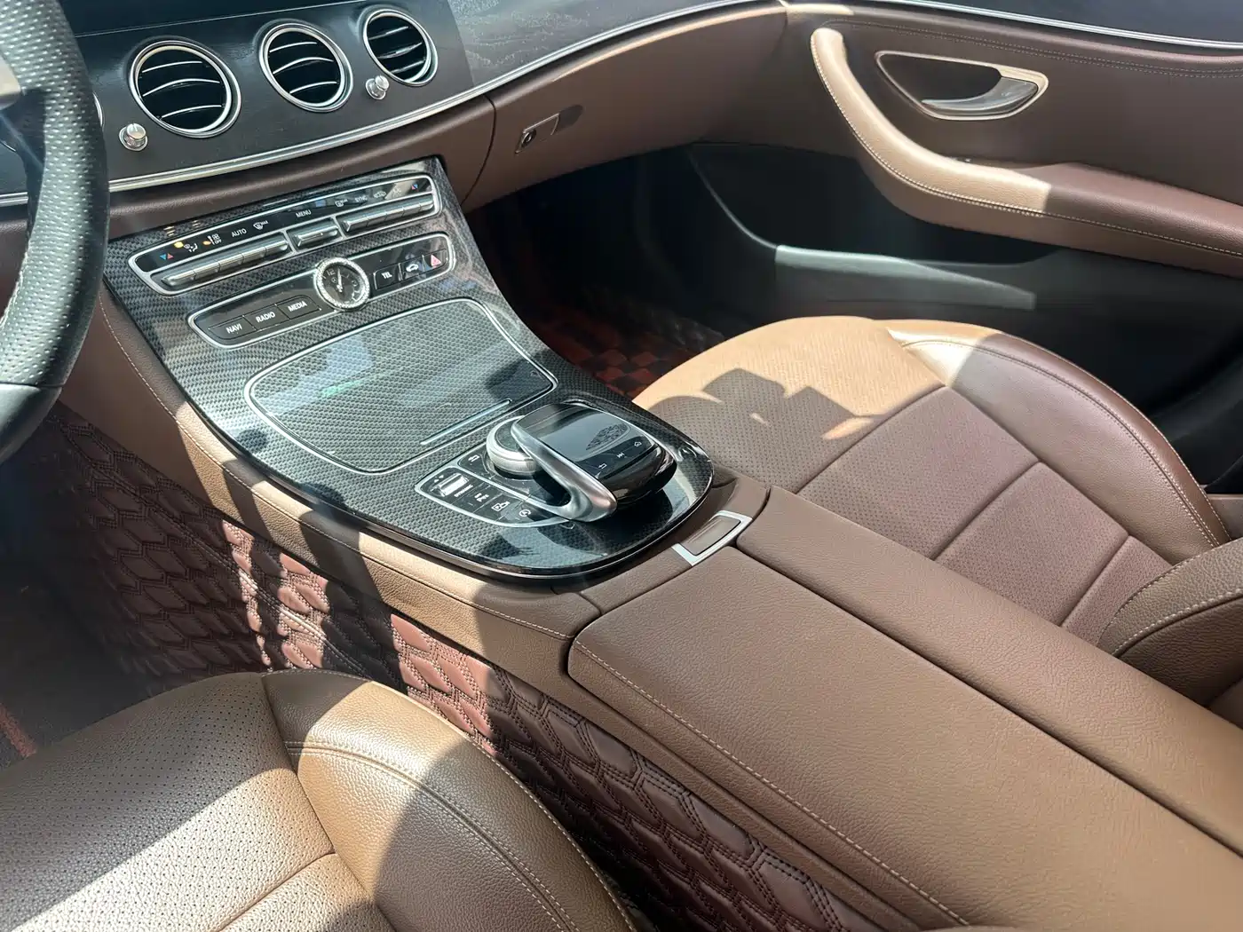 Mercedes-Benz E-Class 2017 E 300 L Sport Luxury фото 11