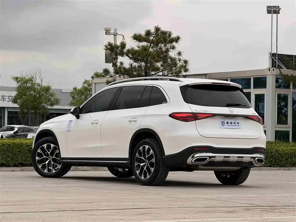 Mercedes-Benz GLC 2023 Facelift GLC 260 L 4MATIC Sport 5-Seater фото 24