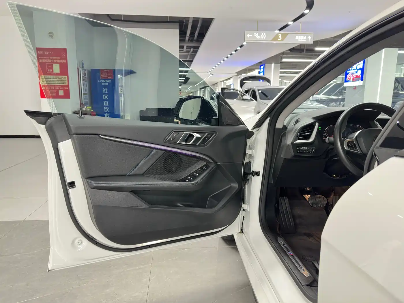 BMW 2 Series (Import) 2023 Facelift 225i 4-Door Coupe M Sport Shadowline Package фото 9