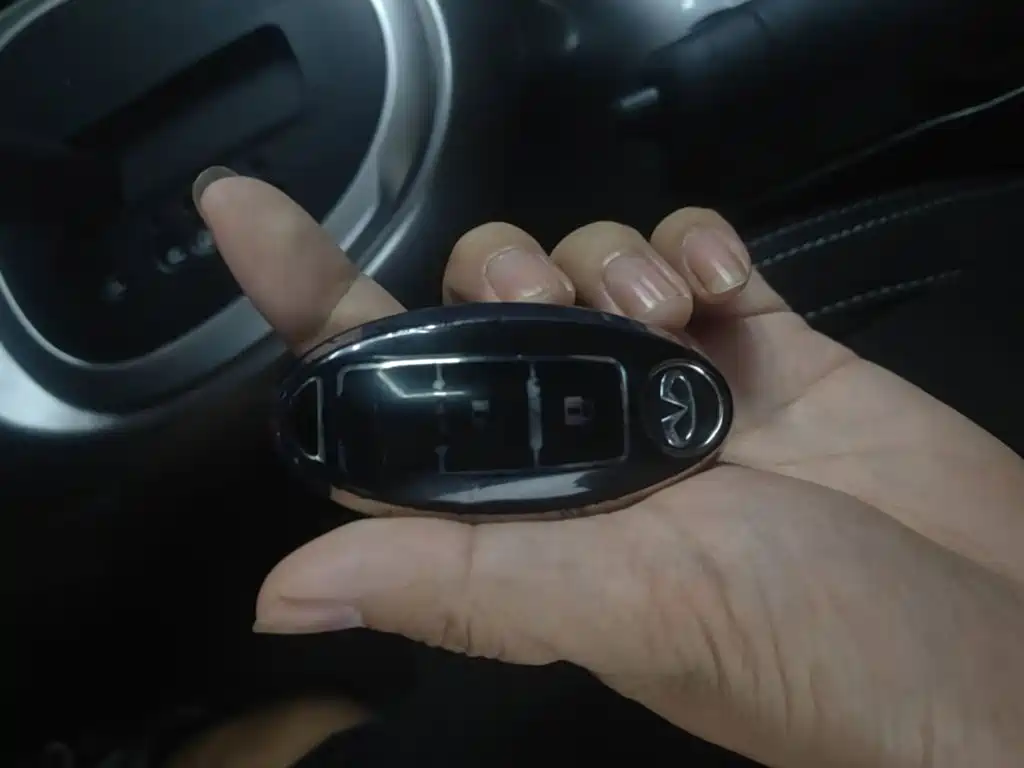 Infiniti ESQ 2017 2014 1.6L Free Edition