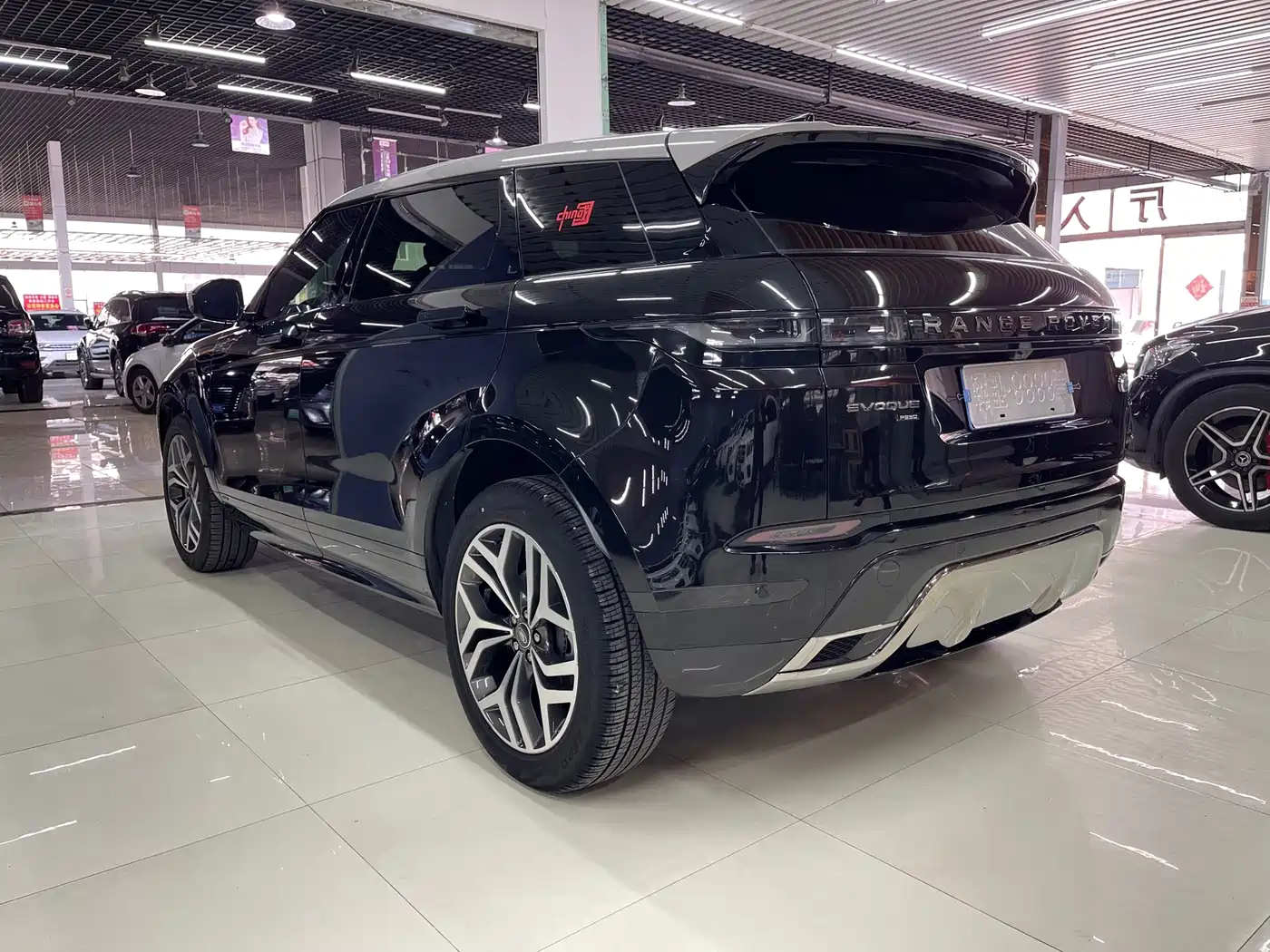 Land Rover Range Rover Evoque 2021 Range Rover Evoque L 249PS R-Dynamic First Edition Launch Edition фото 6