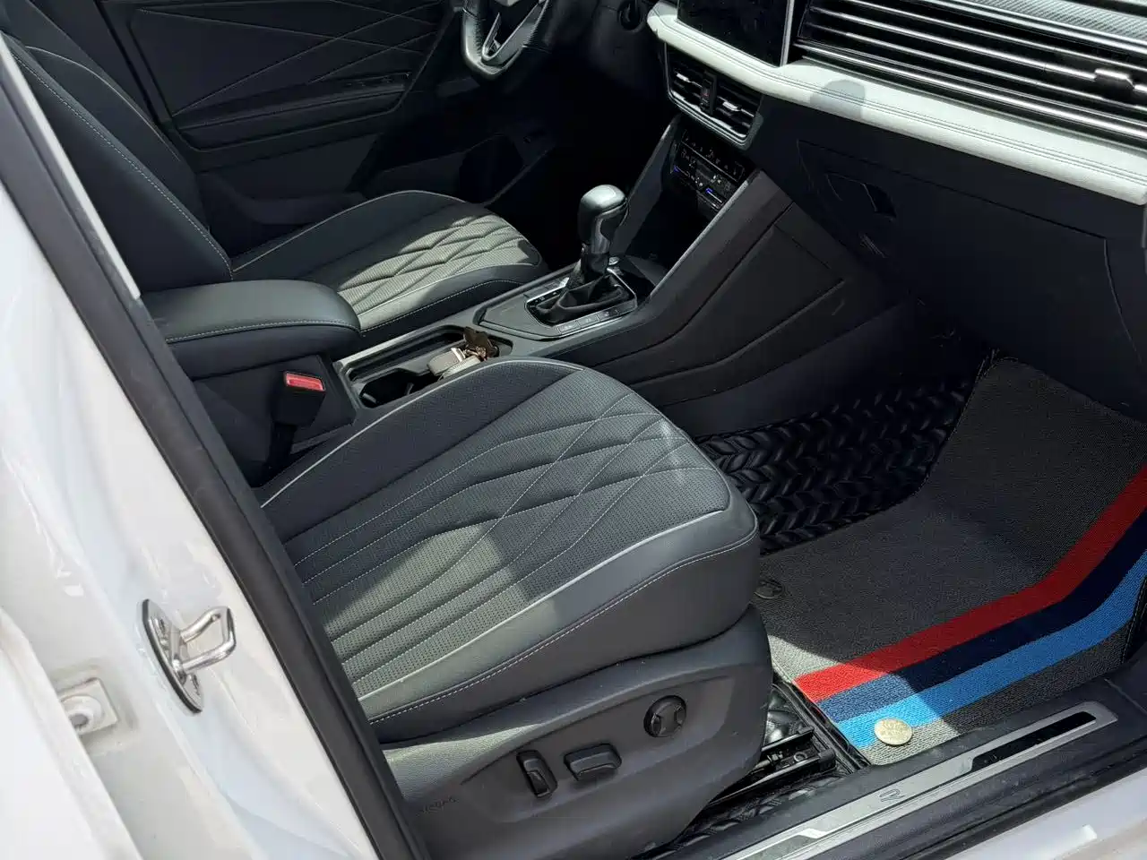 Volkswagen Tiguan L 2022 330TSI Auto 2WD R-Line Premium Edition фото 5
