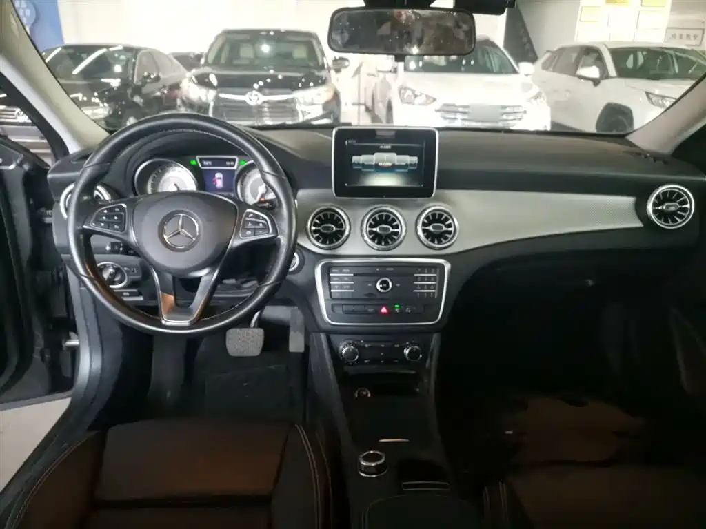 Mercedes-Benz GLA 2016 GLA 200 Dynamic фото 10
