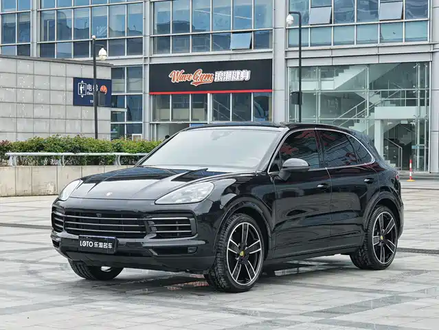 PORSCHE CAYENNE