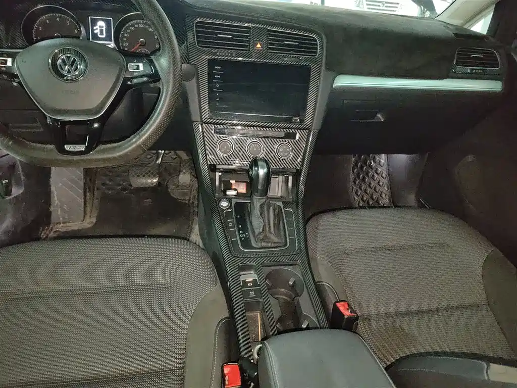 Volkswagen Golf 2020 Beloved Edition 280TSI DSG Comfort фото 9
