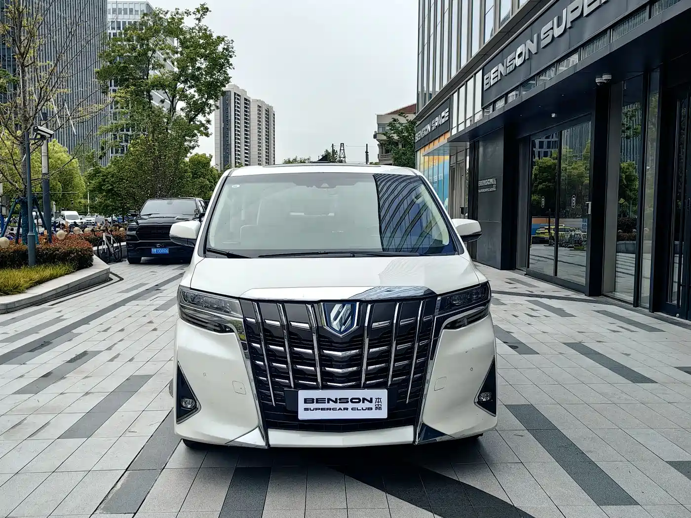 Toyota Alphard 2020 Hybrid 2.5L Luxury Edition фото 2